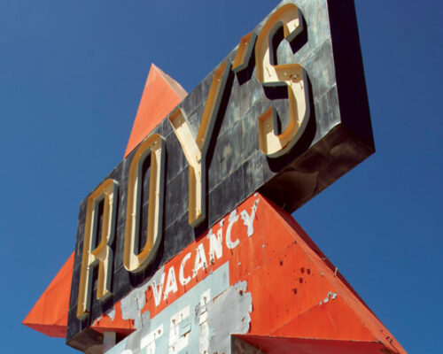 The-Roy's-Motel-&-Cafe-Sign-in-Amboy